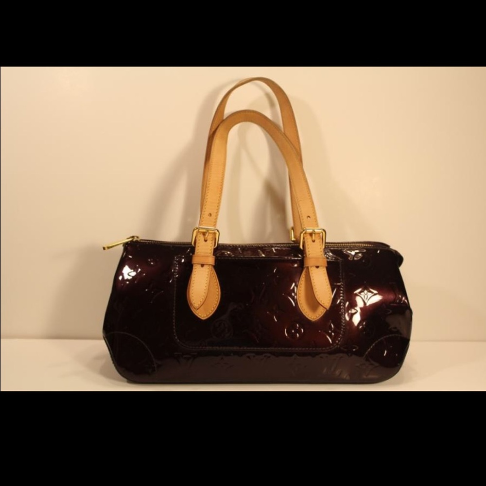 Authentic LOUIS VUITTON PURSE VERNIS AMARANTE. Preloved